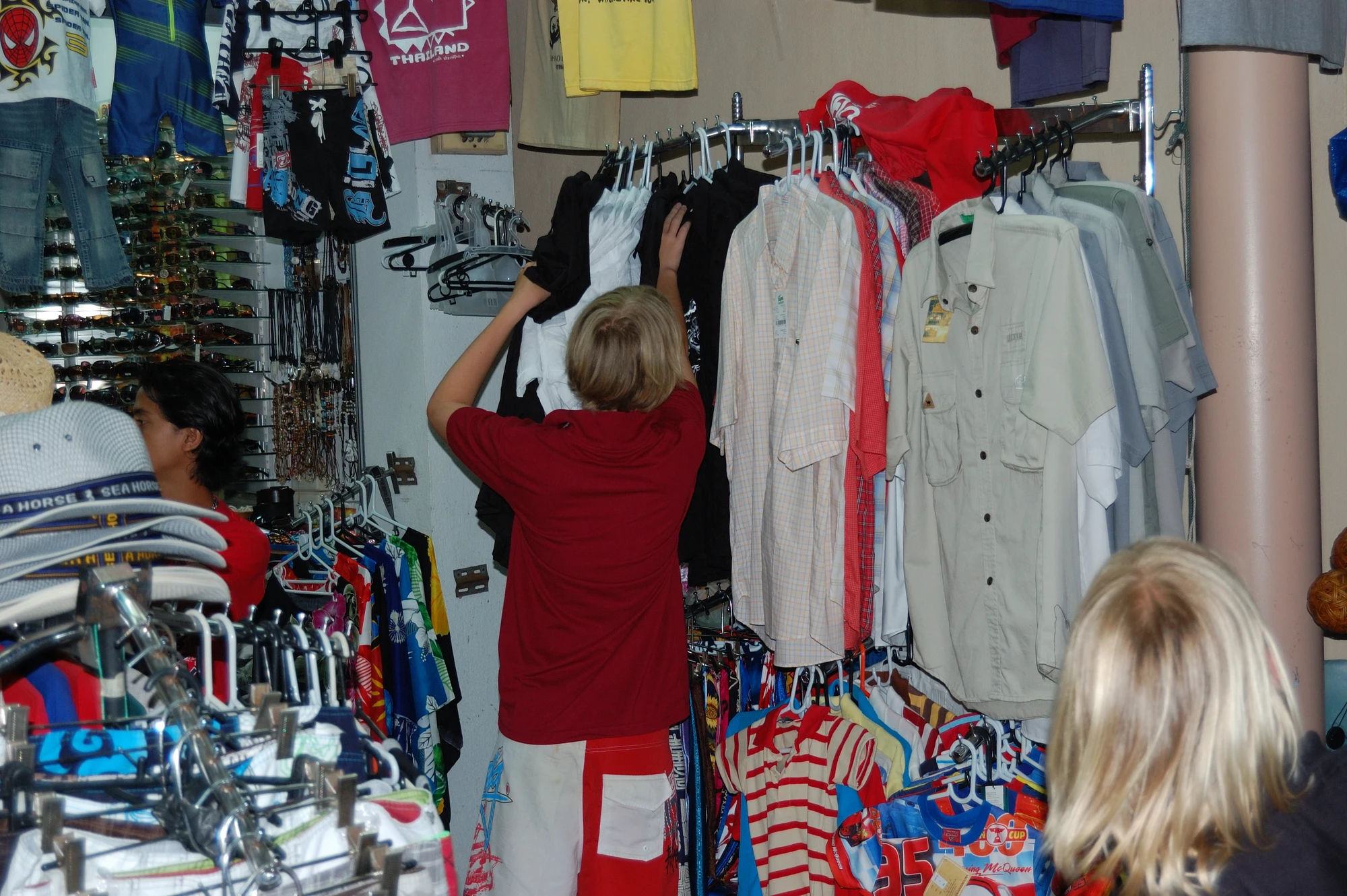 Shopping inne i Kao Lak