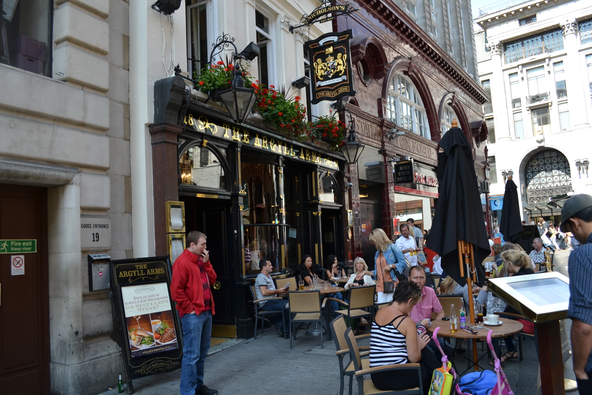 En av pubarna vi besökte, The Argyll Arms En av pubarna vi besökte, The Argyll Arms