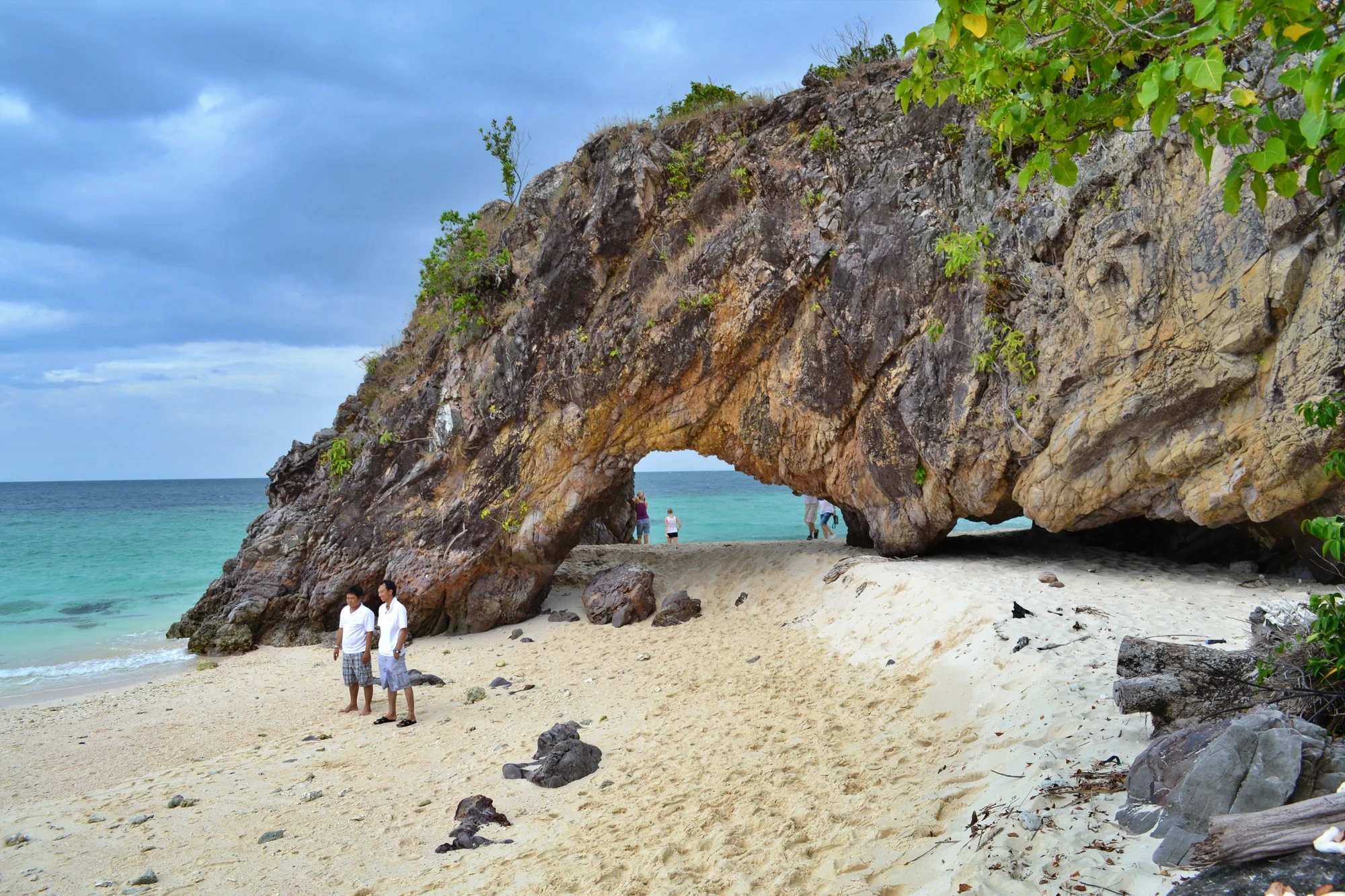 Paradisön vi mellanlandade på innan Koh Lipe, Koh Kai enligt Google Lens