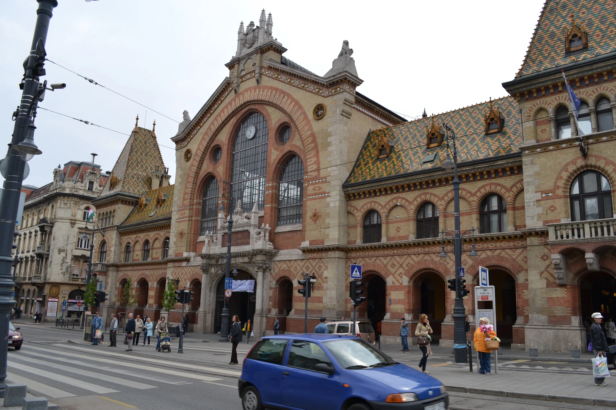 Saluhallen, vi hade tänkt att ta en Langos, men det var för lång kö Saluhallen, vi hade tänkt att ta en Langos, men det var för lång kö