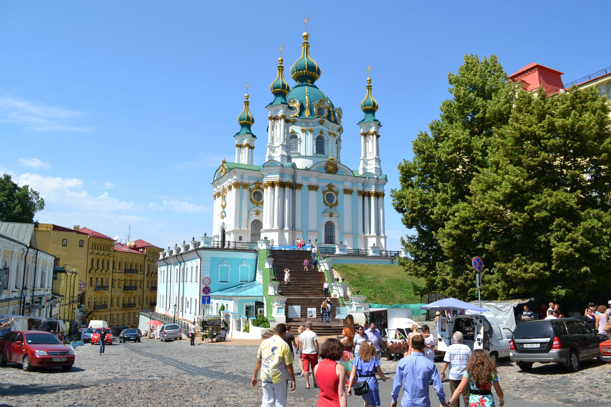 På väg till Majdan torget igen, Sankt Anderas Kyrka
