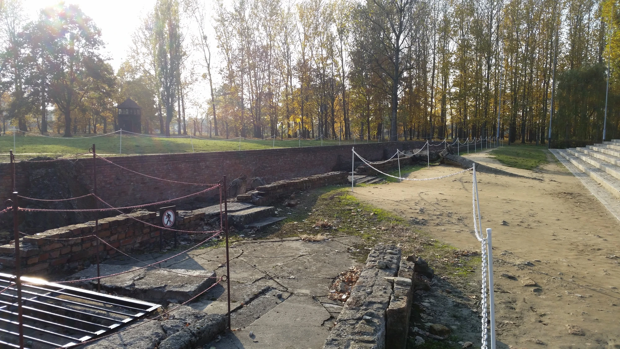 Ruiner efter gaskammaren och krematorium III