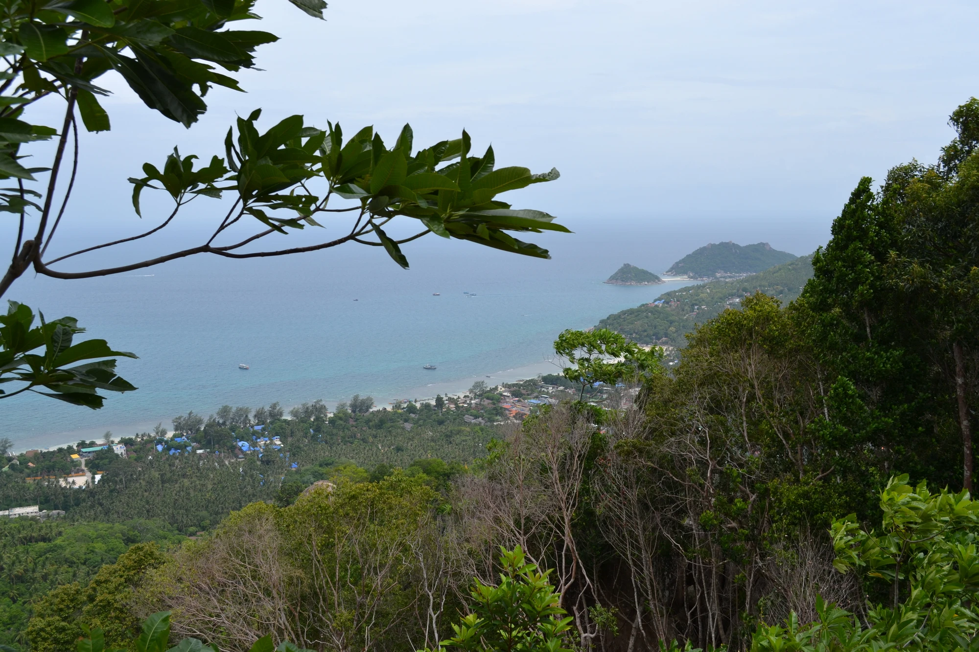 Mango Viewpoint med utsikt över Sairee Beach och Nang Yuan som vi besökte dagen efter
