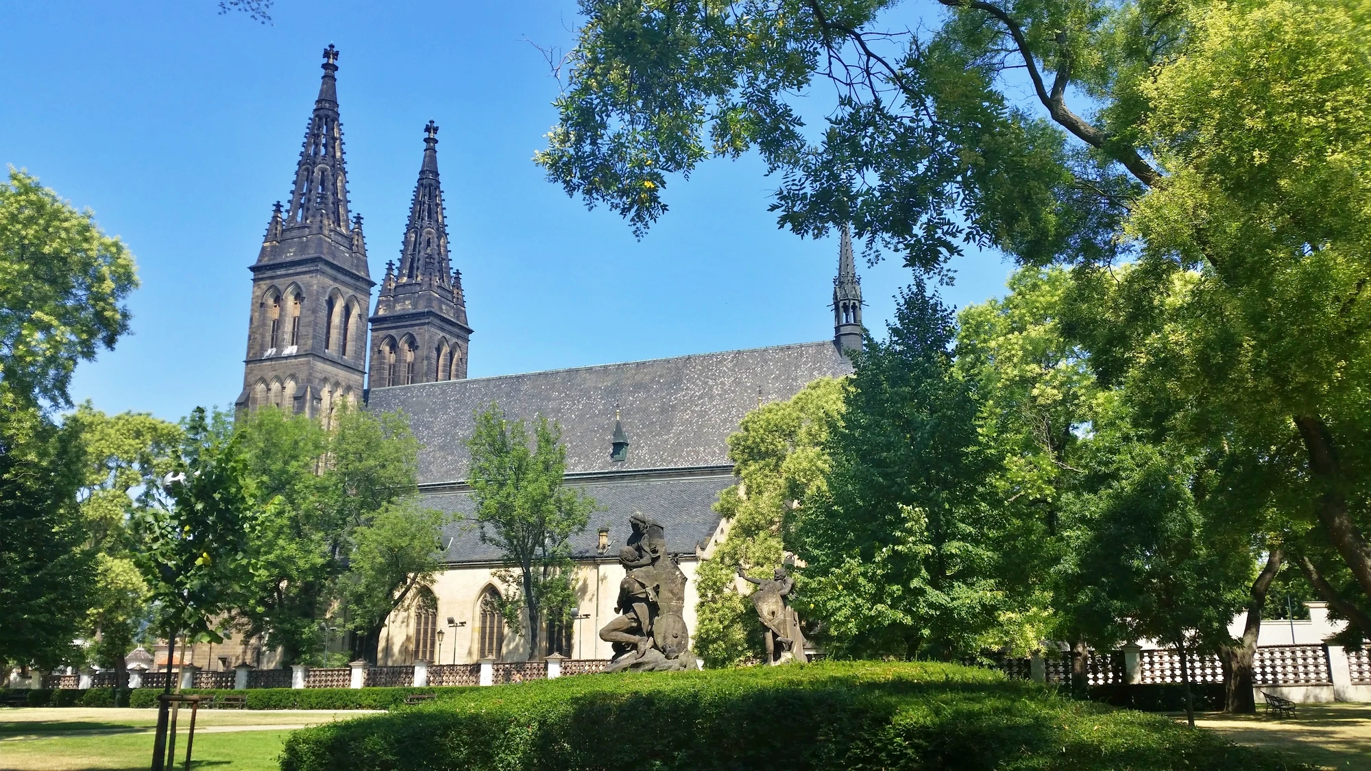 Basilica of St. Peter and St. Paul, Vyšehrad. Lite utanför de absoult centrala delarna, men absolut värt ett besök