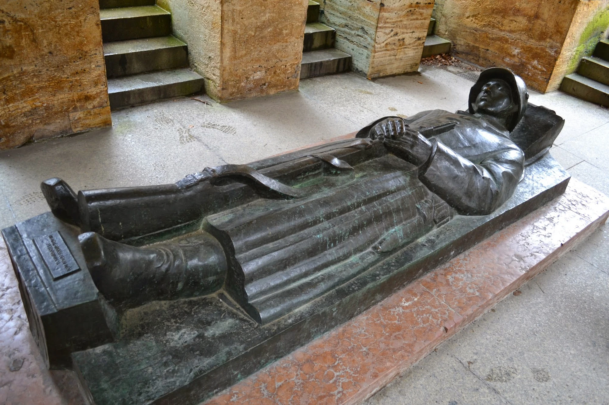 Dag 2, Hof garden, monument Första Världskriget