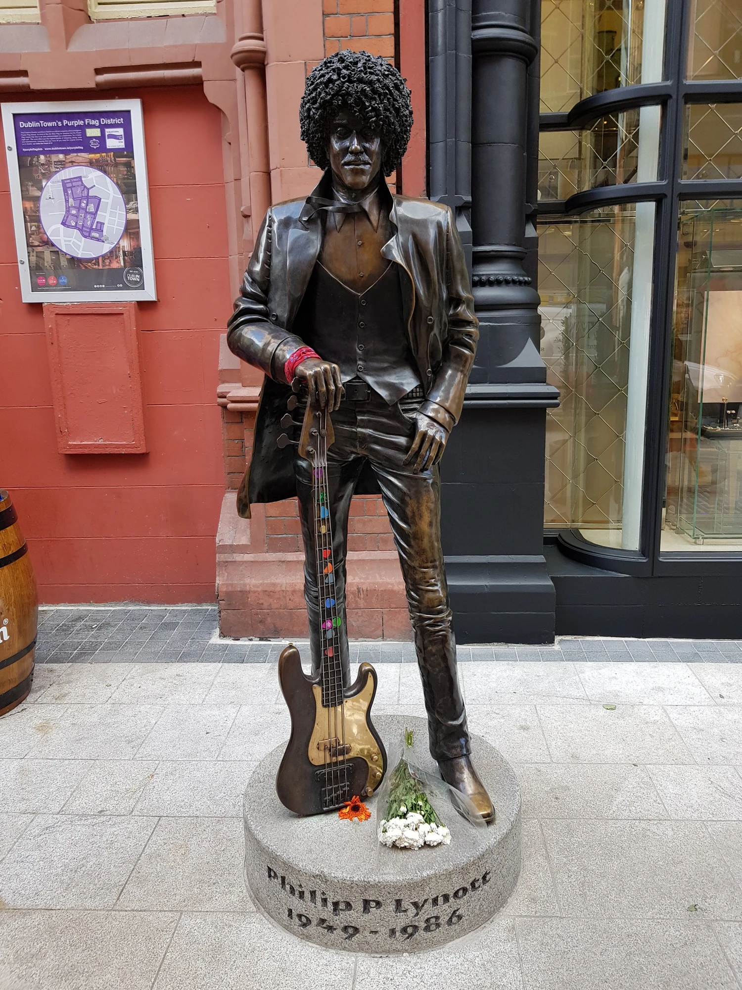 Phil, Dublinikon...