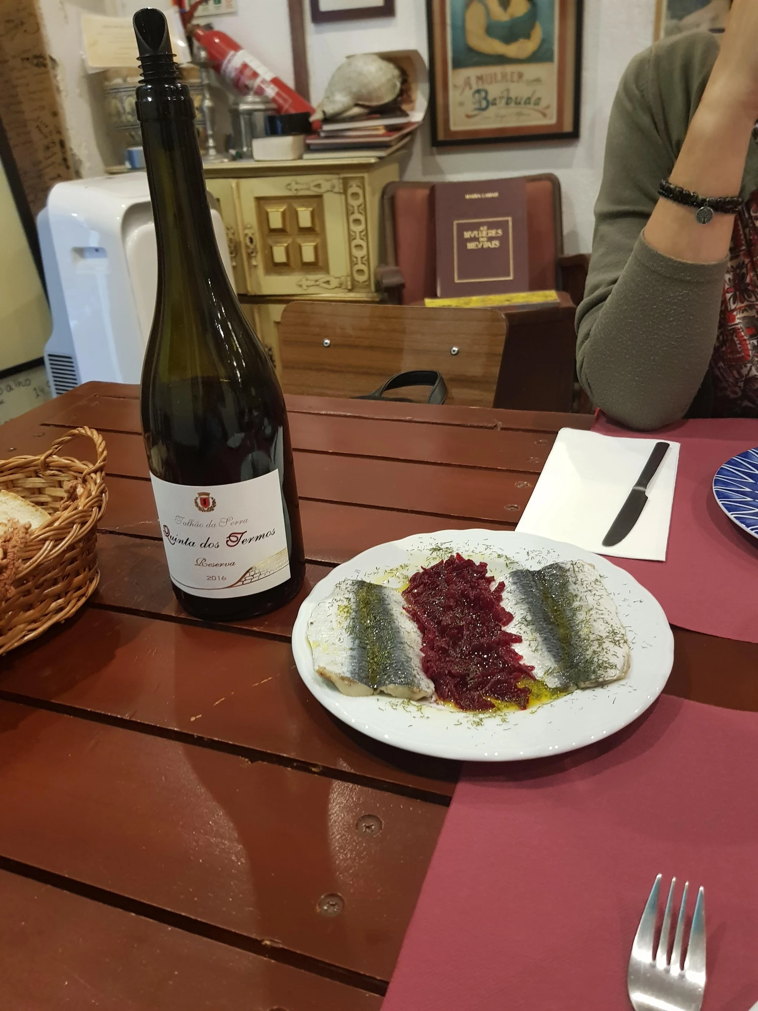 Tillbaka till Lissabon, tror det var O Vinhaça. En väldigt populär Fiskrestaurang