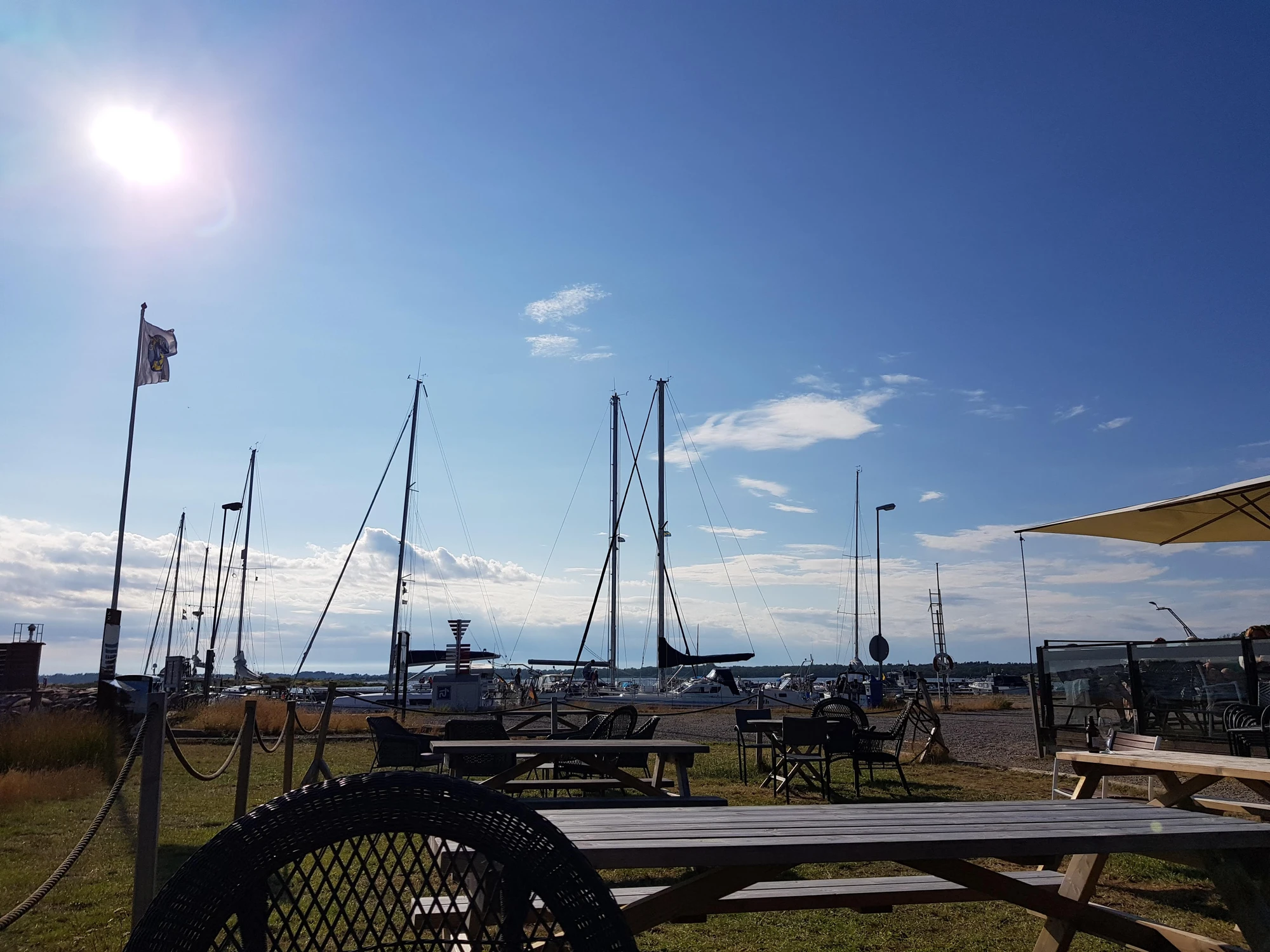 Torhamns Cafe precis vid hamnen, en fantastisk fin kväll den första dagen. Vi besökte även Sandhamn och restaurangen Sail In- trevlig! Torhamns Cafe precis vid hamnen, en fantastisk fin kväll den första dagen. Vi besökte även Sandhamn och restaurangen Sail In- trevlig!