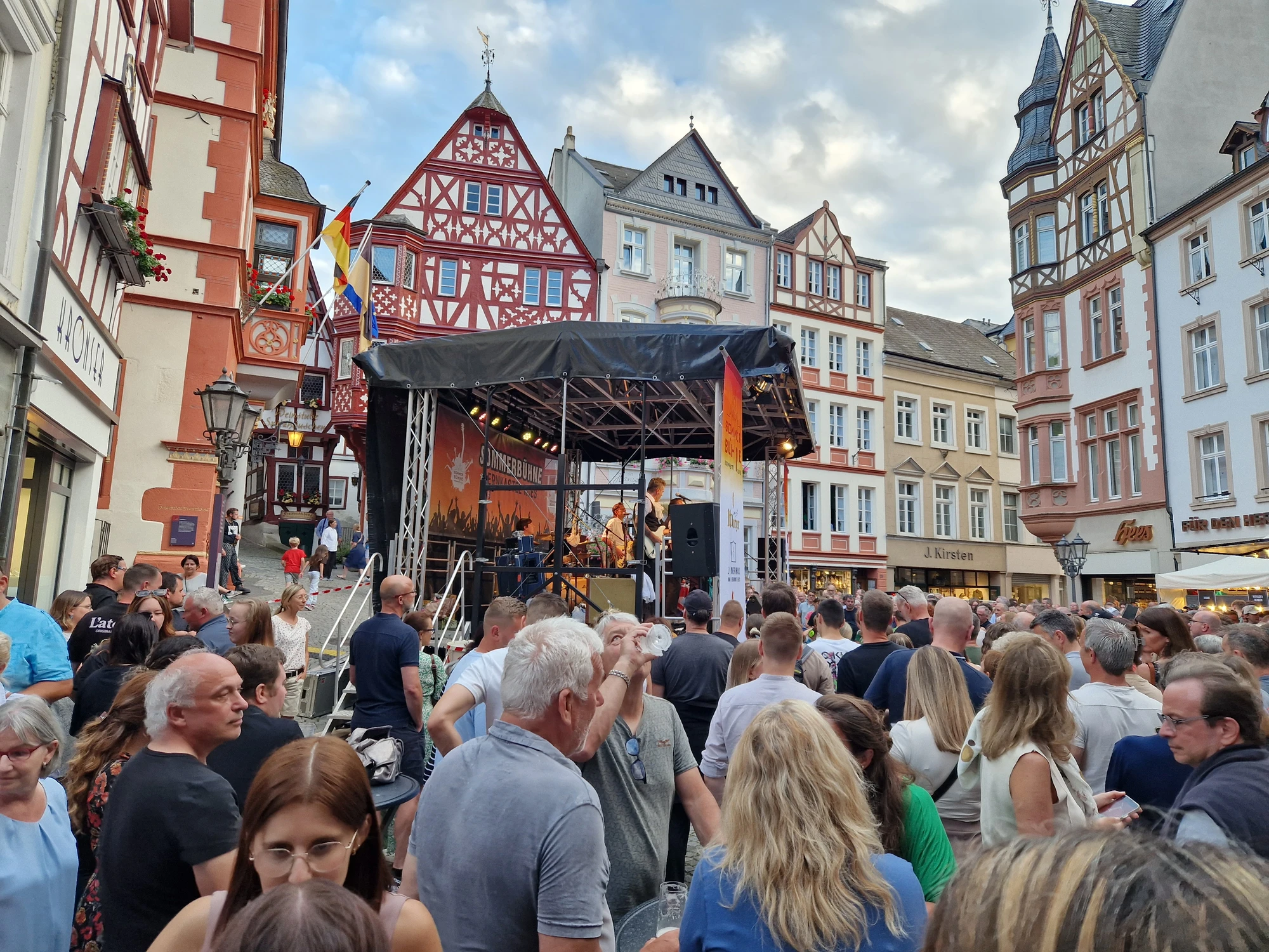 Konsert på torget i Bernkastel Konsert på torget i Bernkastel