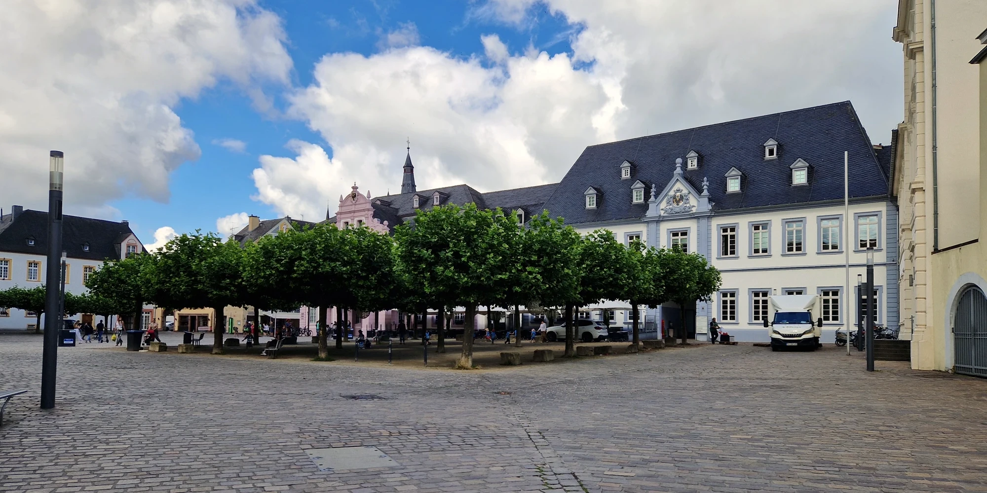 2. Trier