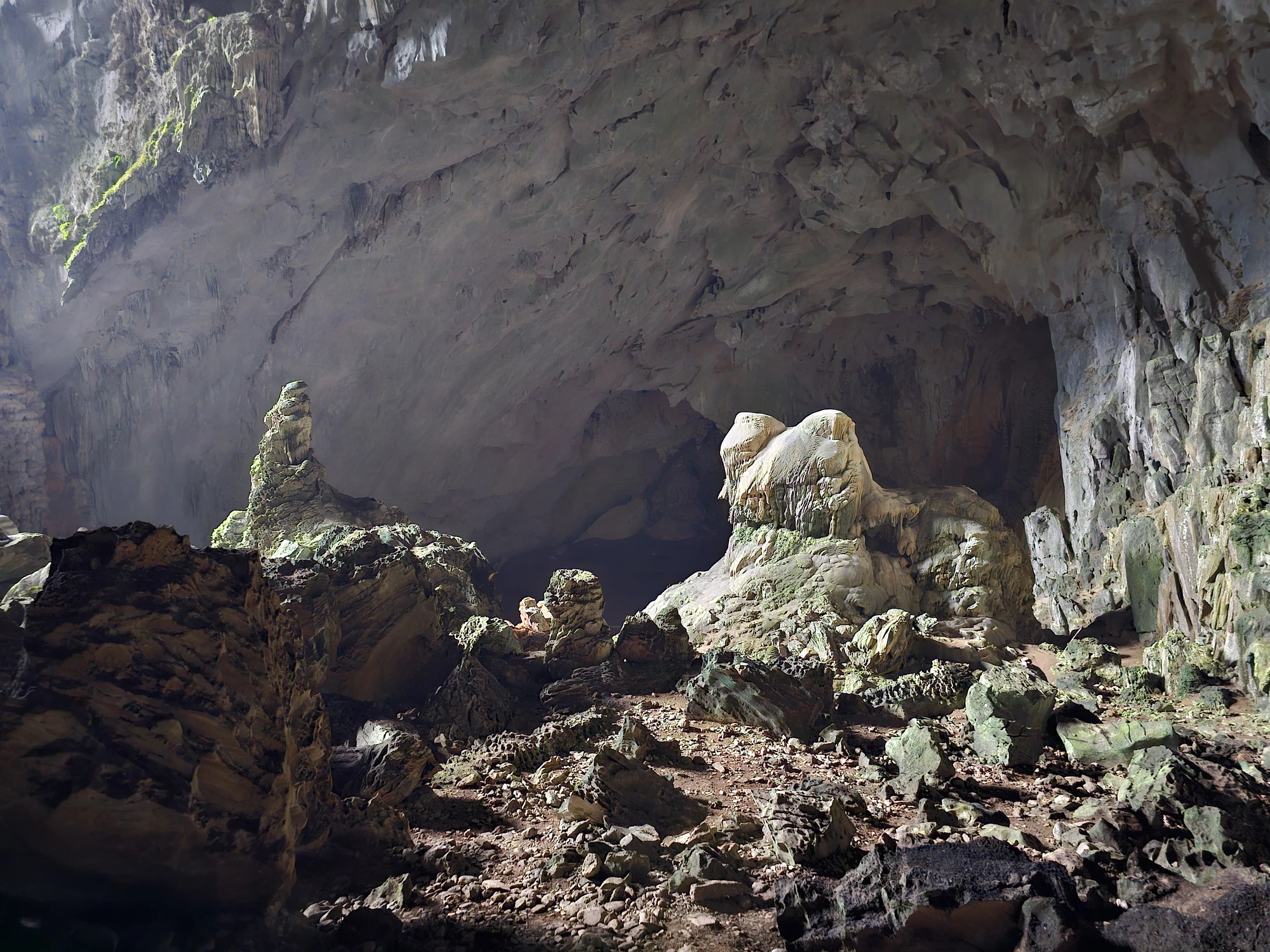 Bat Cave Pu Luong