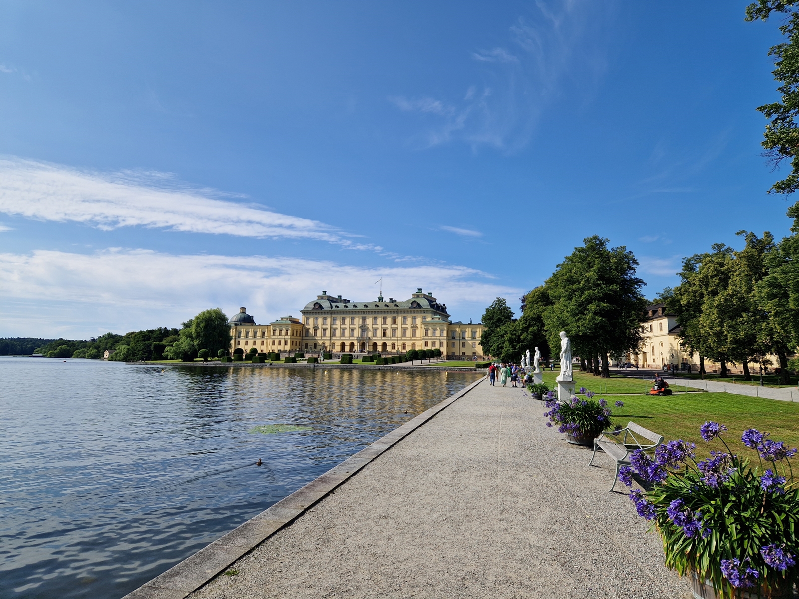 Cykeltur Slagsta Ekerö och tillbaka via Bromma och Gröndal. Drottningholms Slott. 2 Augusti